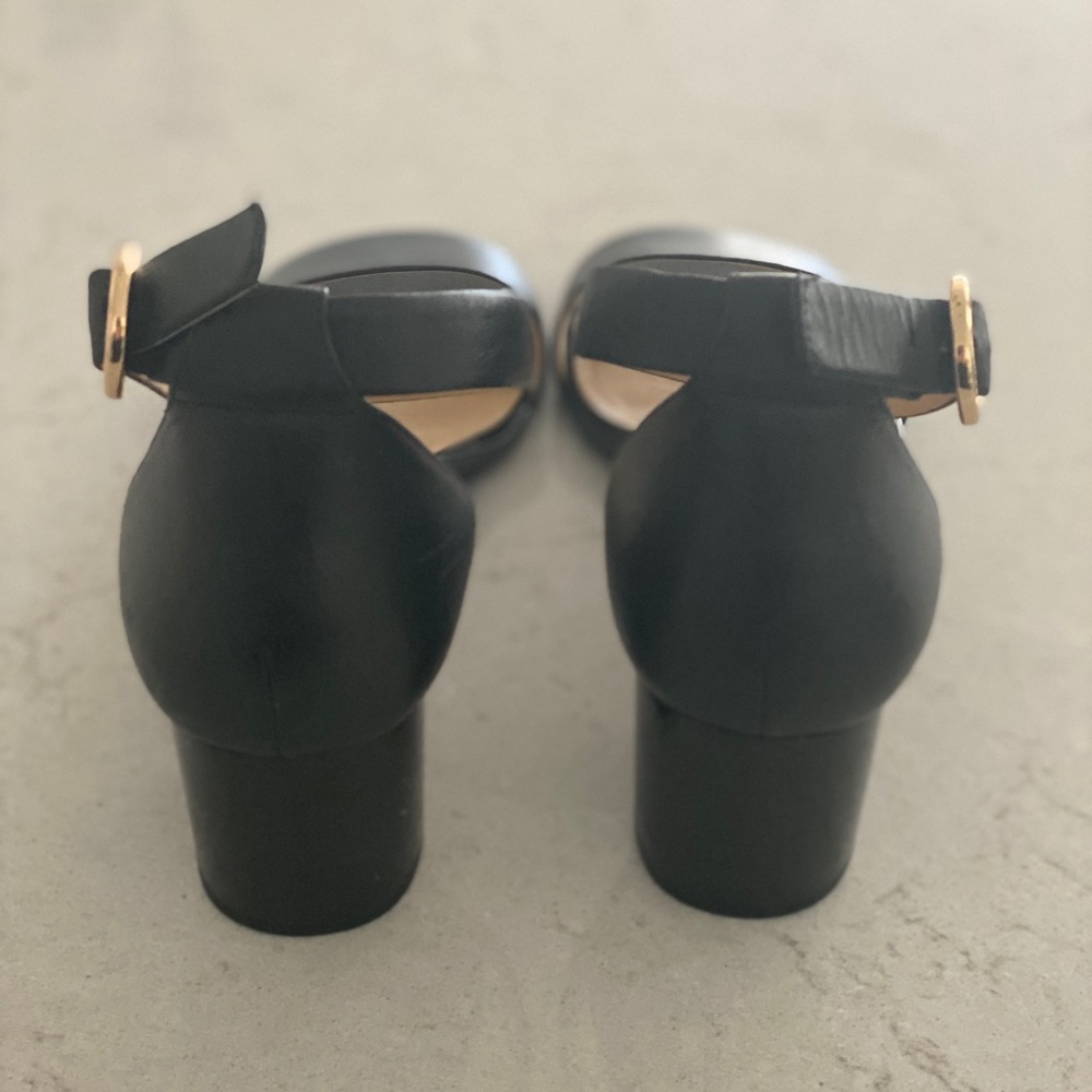 Michael Kors Sandals - Picture 3 of 4